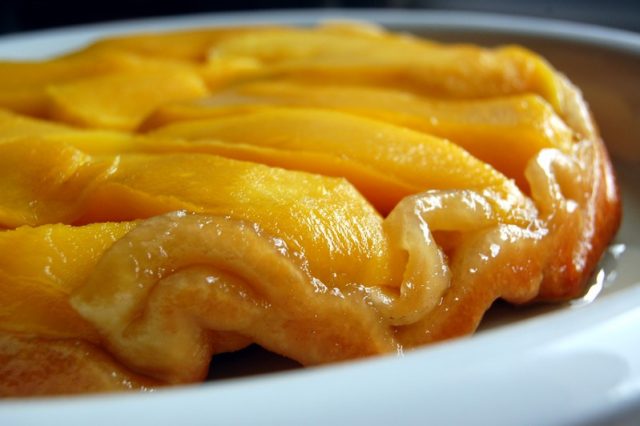 Tarte tatin à la mangue Emile Henry Tarte tatin à la mangue Emile Henry